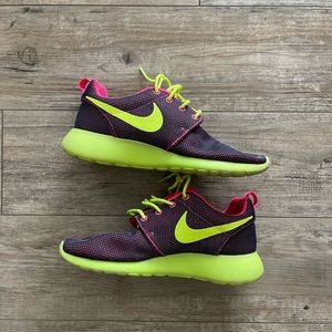 Nike womens roshe